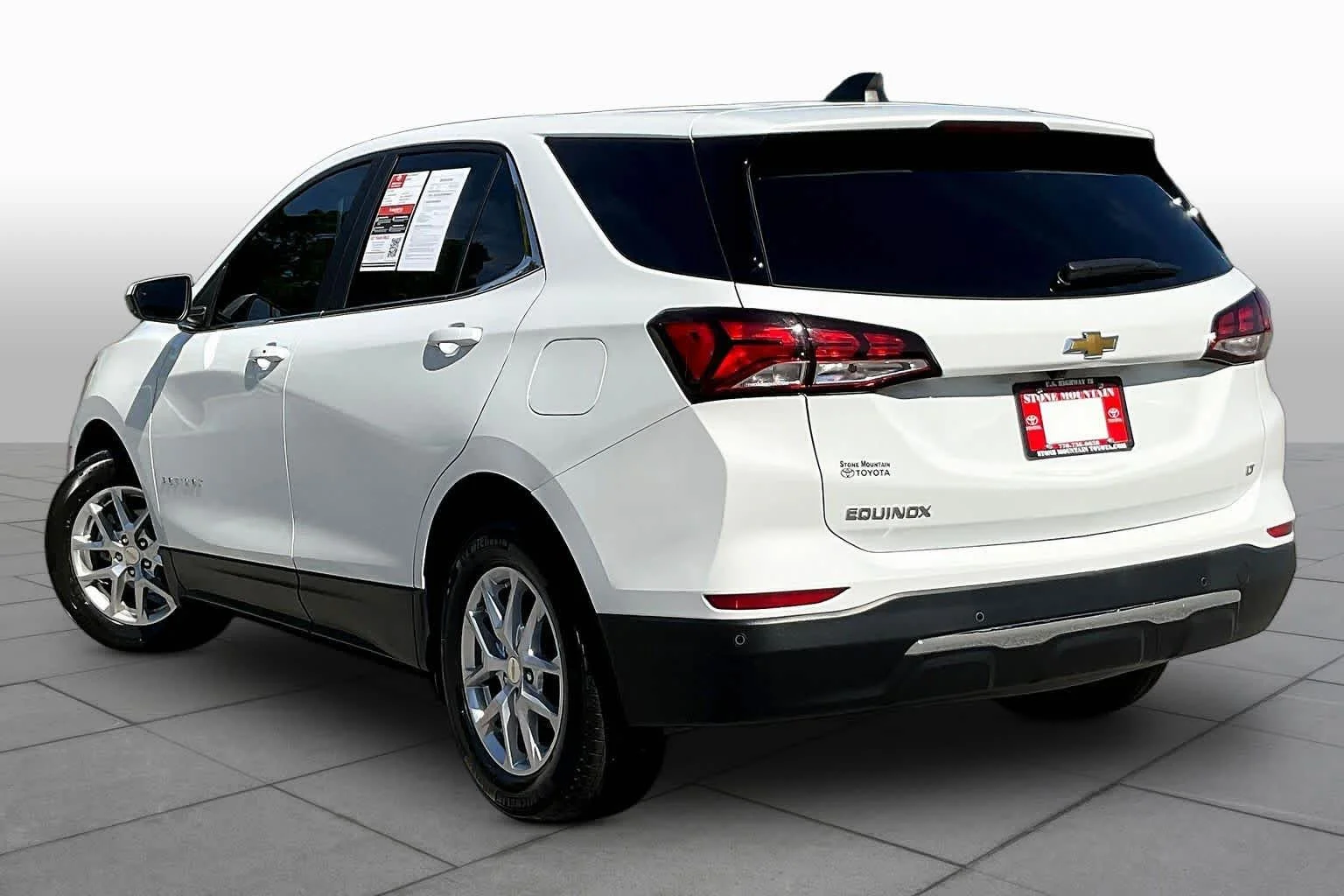 Used 2024 Summit White Chevrolet LT image 23