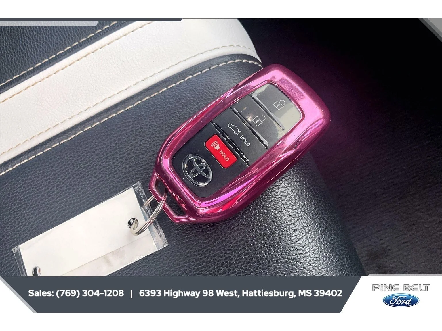 Used 2025 Ocean Gem Toyota SE image 9