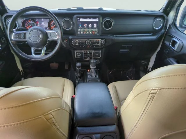 Used 2019 White Jeep Unlimited Sahara image 11