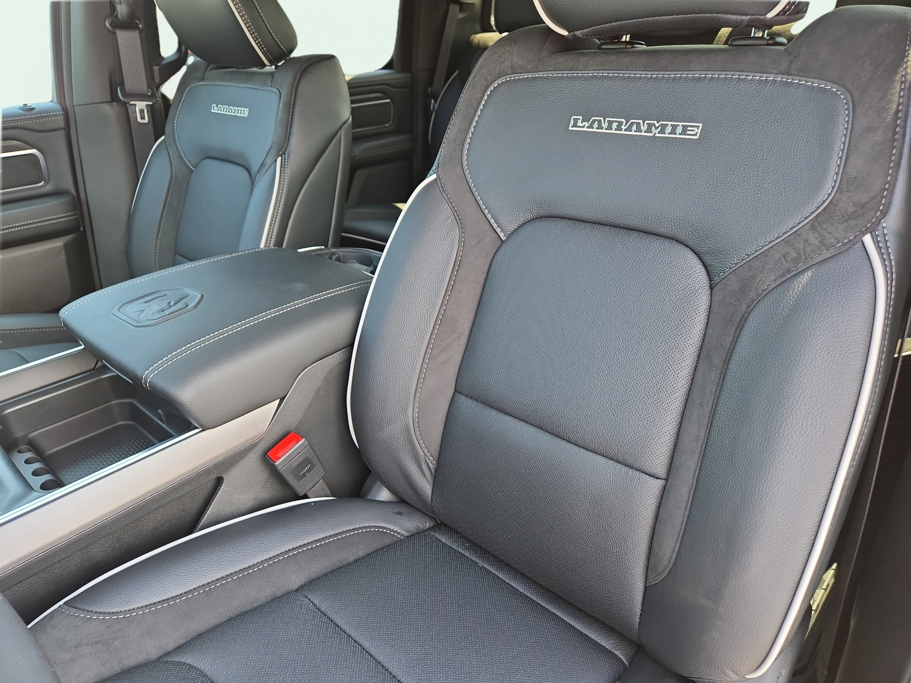 2026 RAM 1500 Laramie - Photo 17