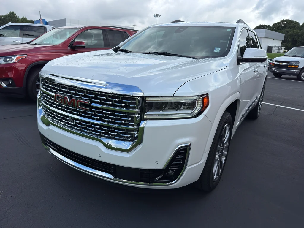 2023 GMC Acadia Denali
