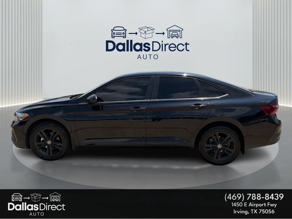 Used 2024 Deep Black Pearl Volkswagen SE image 9