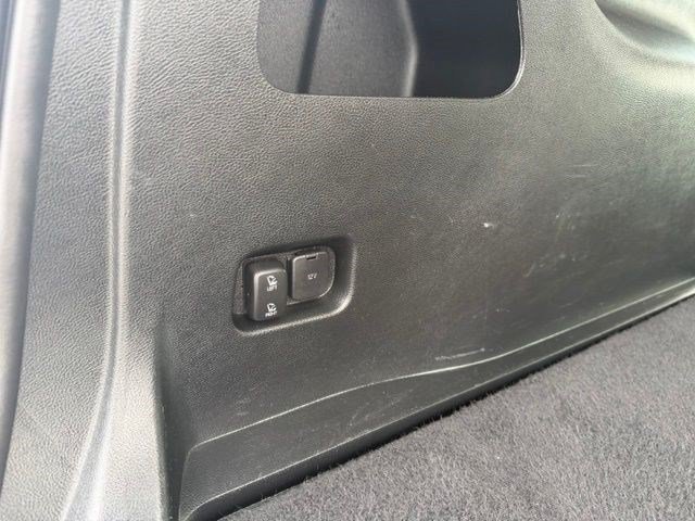 Used 2022 Silver Metallic Ford SEL image 30