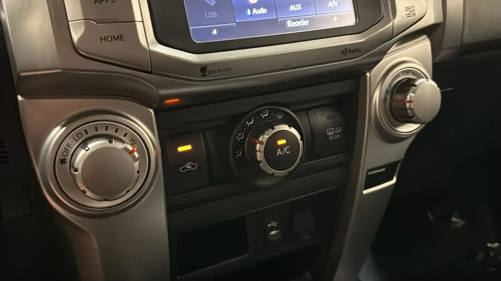 Used 2015 Red Toyota SR5 image 20
