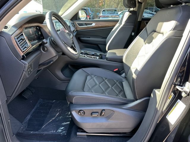 New 2026 Black Volkswagen 2.0T SE w/Technology image 9