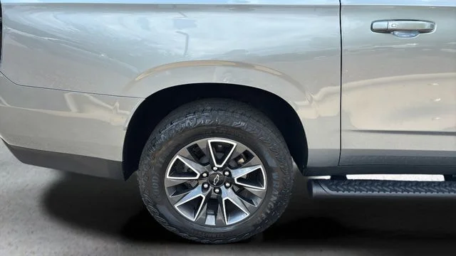 Used 2023 Gray Chevrolet Z71 image 37