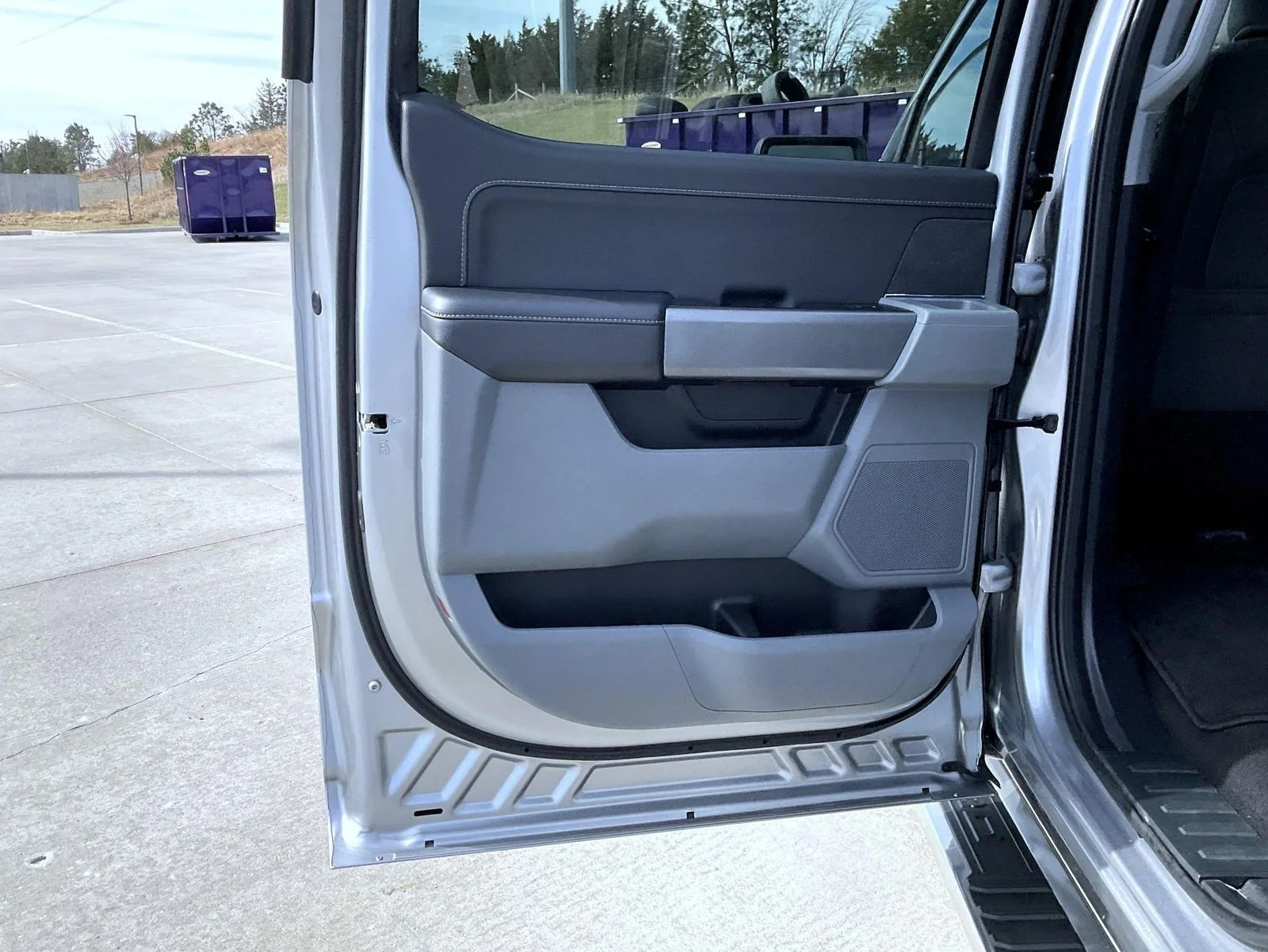 Used 2025 Silver Ford XLT image 18