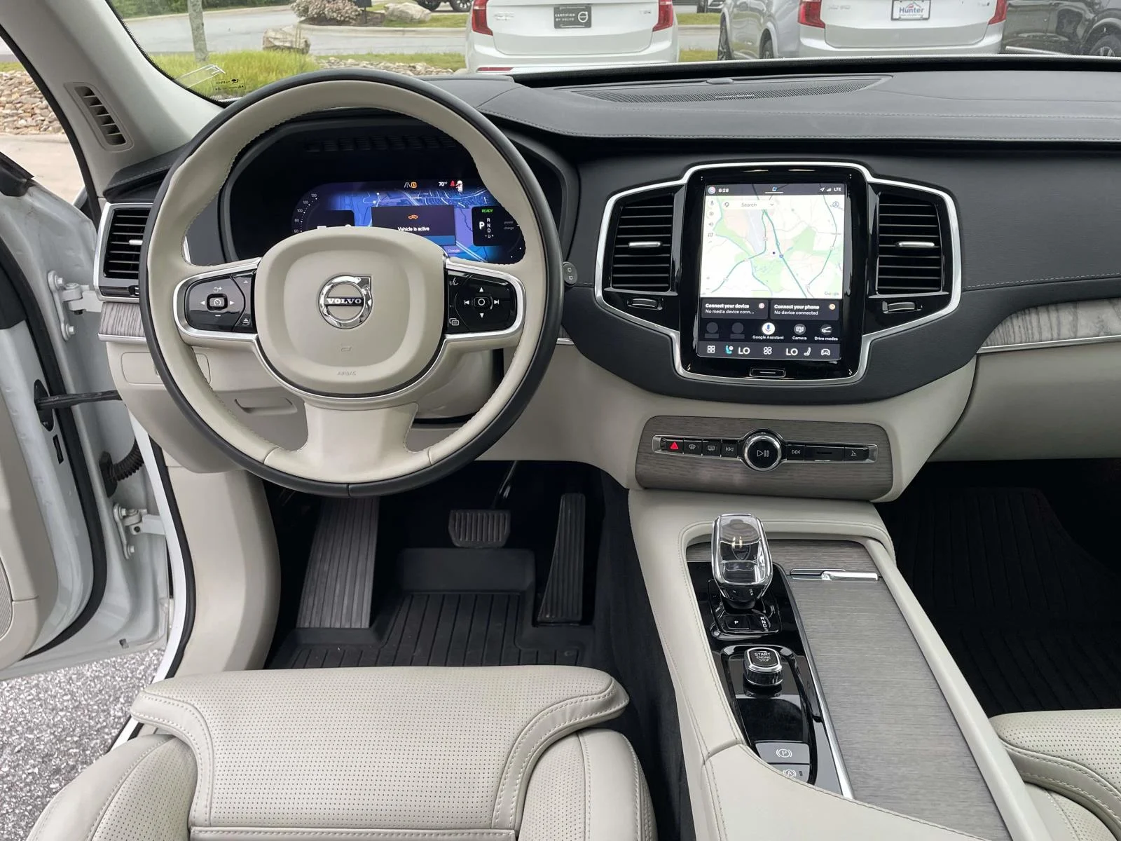 Used 2024 Crystal White Metallic Volvo Ultimate Bright Theme image 4