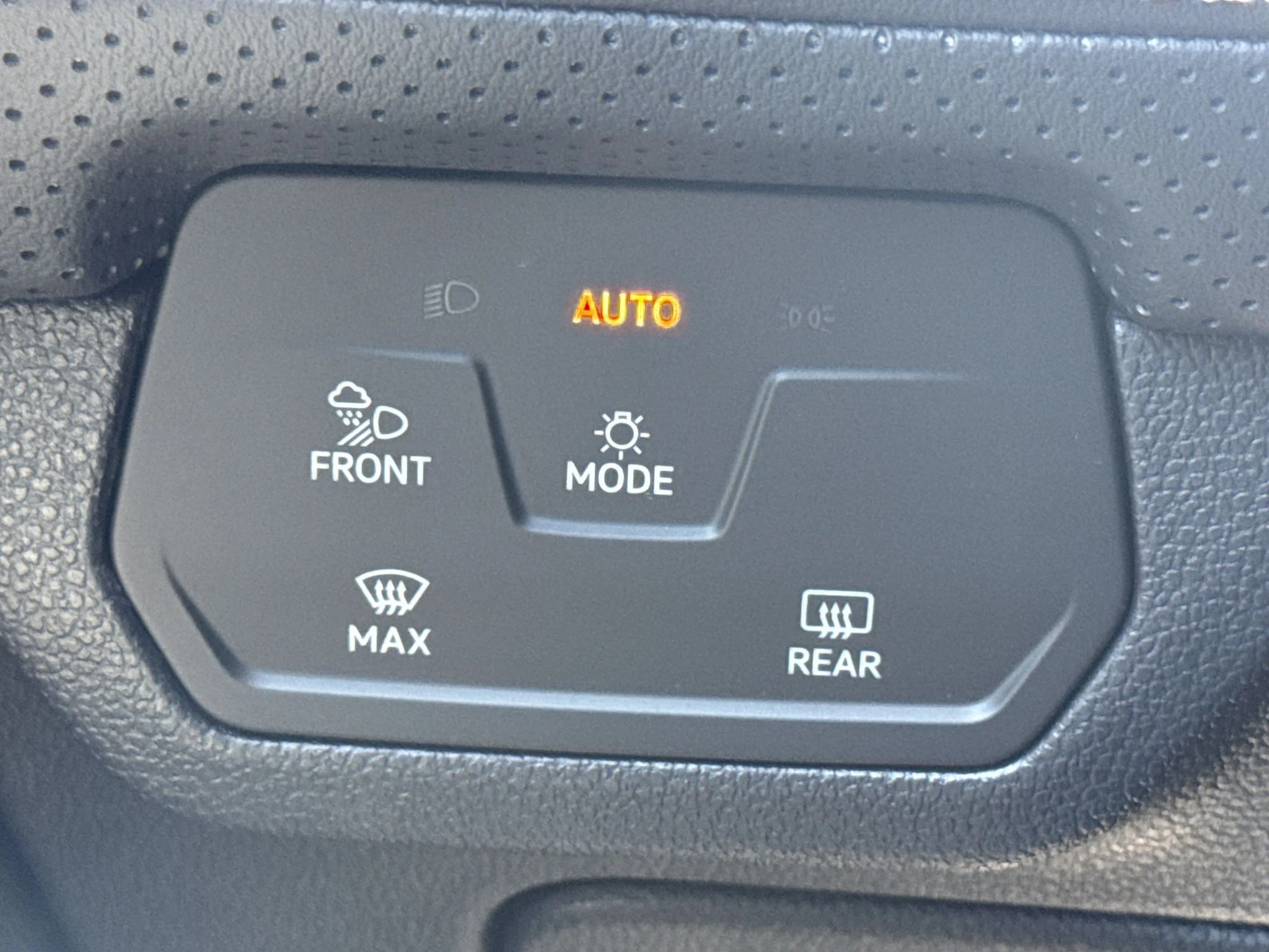 New 2026 Pure Gray Volkswagen 2.0T SE w/Technology image 23