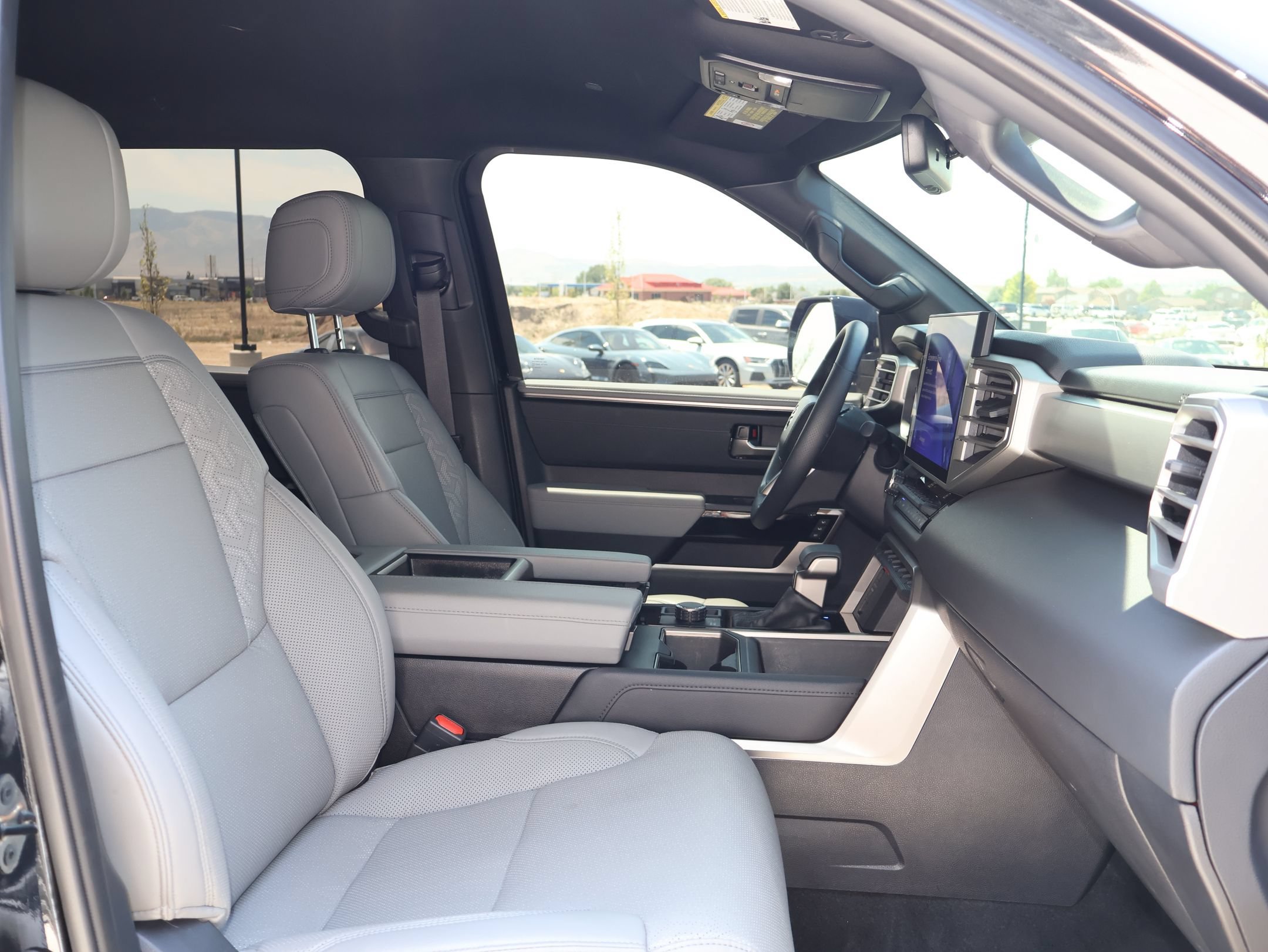 2025 Toyota Tundra Limited - Photo 25
