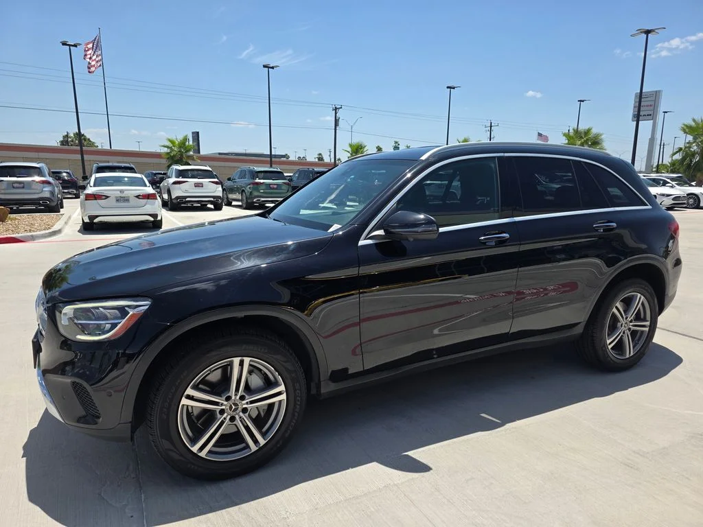 Used 2021 Black Mercedes-Benz GLC 300 image 3