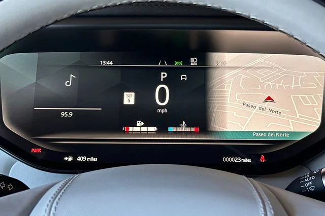 New 2026 Varesine Blue Land Rover Dynamic SE image 22