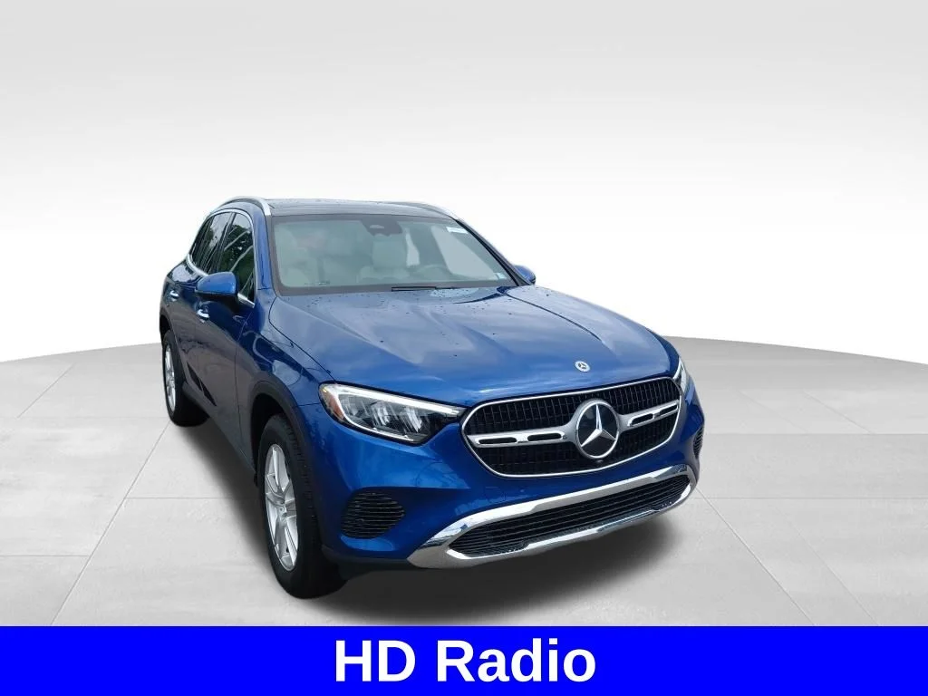 Used 2025  Mercedes-Benz GLC 300 image 3