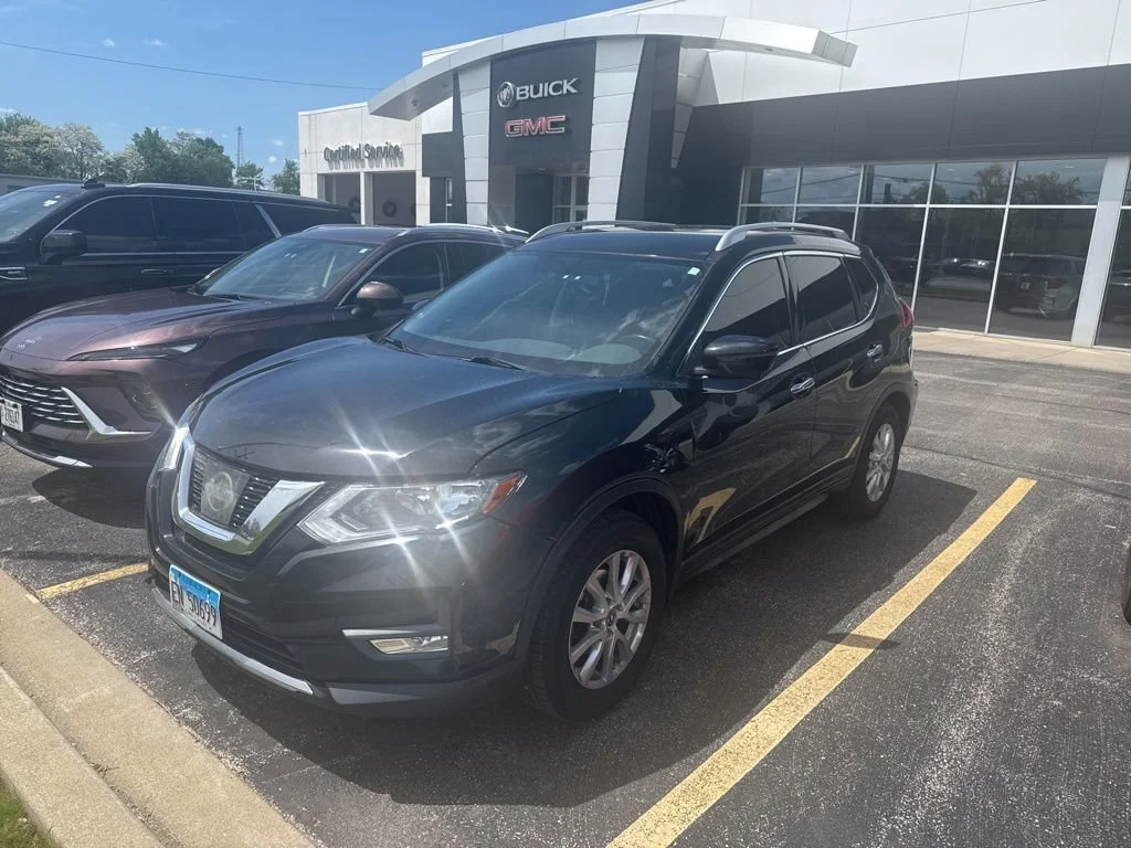 2017 Nissan Rogue SV FWD's photo