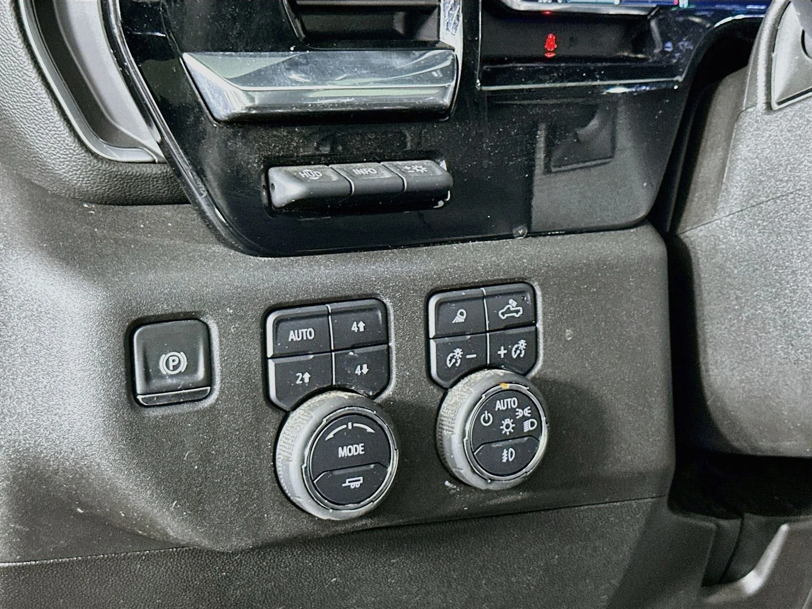 Used 2025 Black Chevrolet High Country image 11