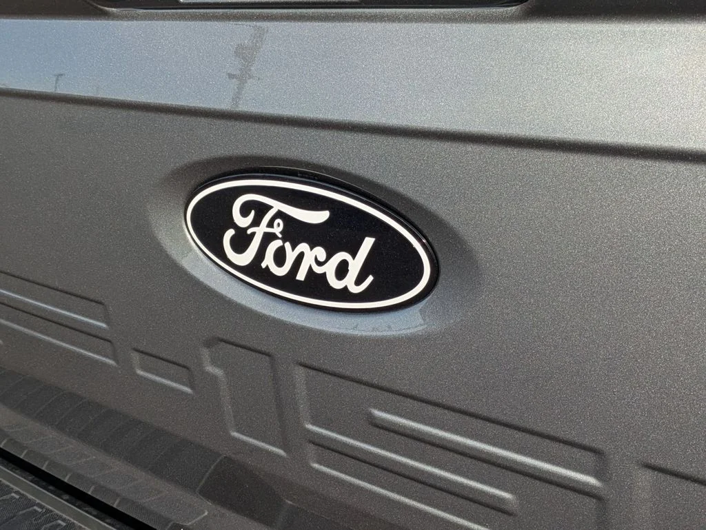 New 2026 Carbonized Gray Metallic Ford XLT image 12
