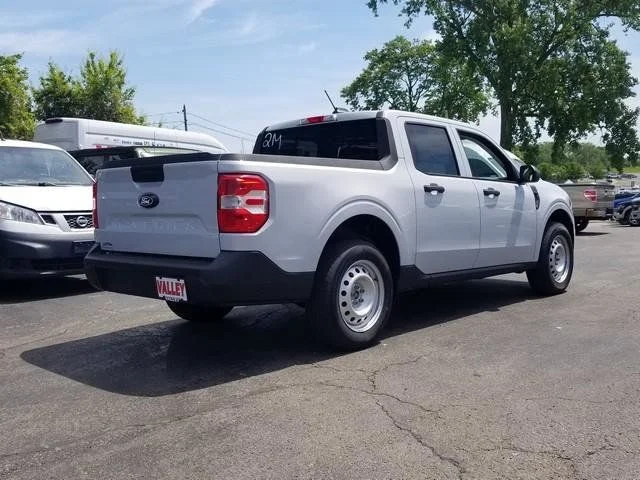 New 2026 Space White Metallic Ford XL image 3