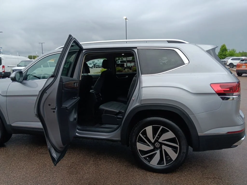 Used 2024 Silver Mist Metallic Volkswagen 2.0T SEL image 30