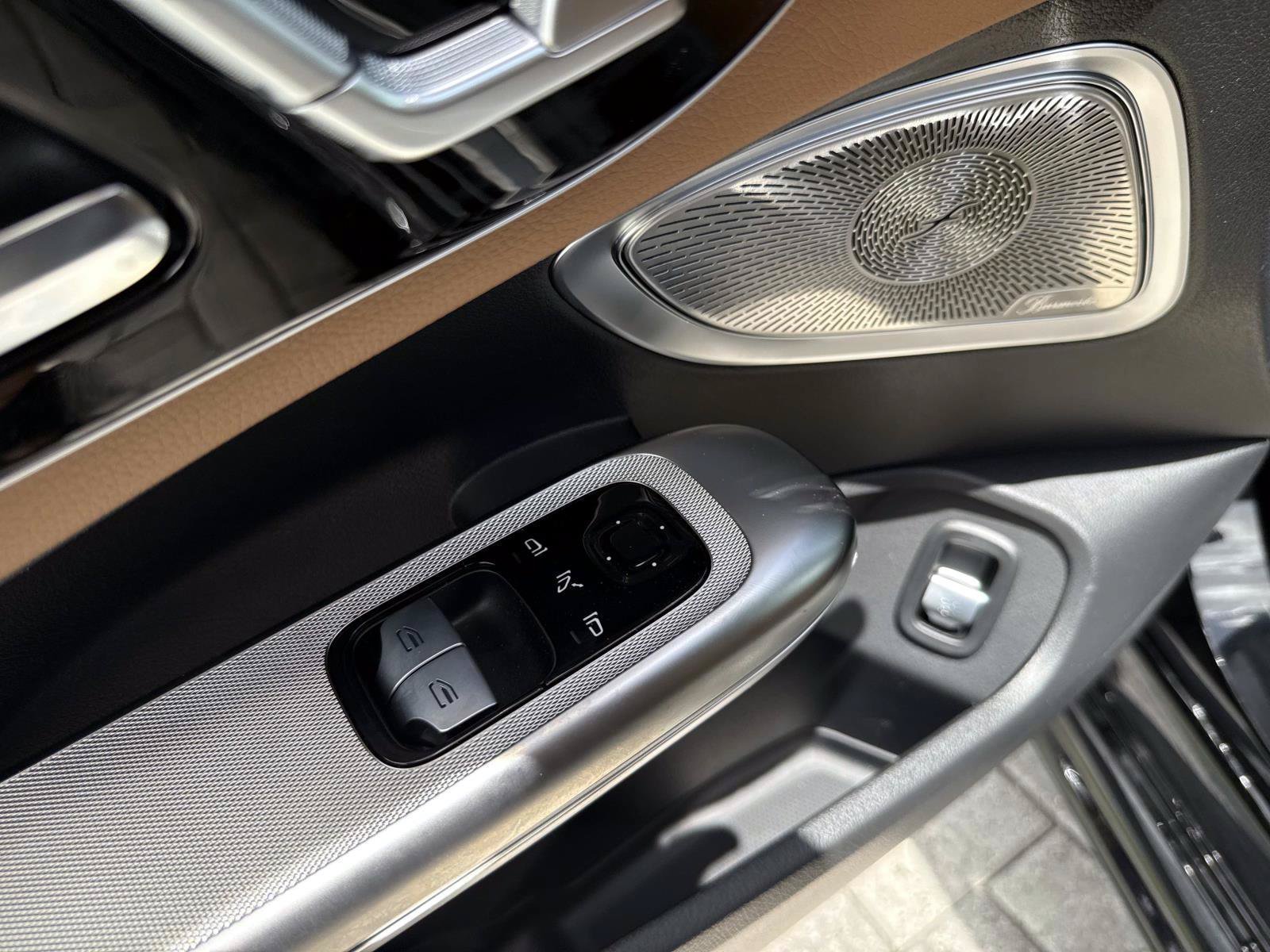 New 2026 Obsidian Black Metallic Mercedes-Benz 450 4MATIC® Coupe image 13