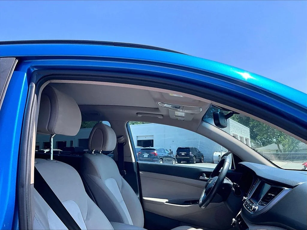 Used 2018 Blue Hyundai Value image 23