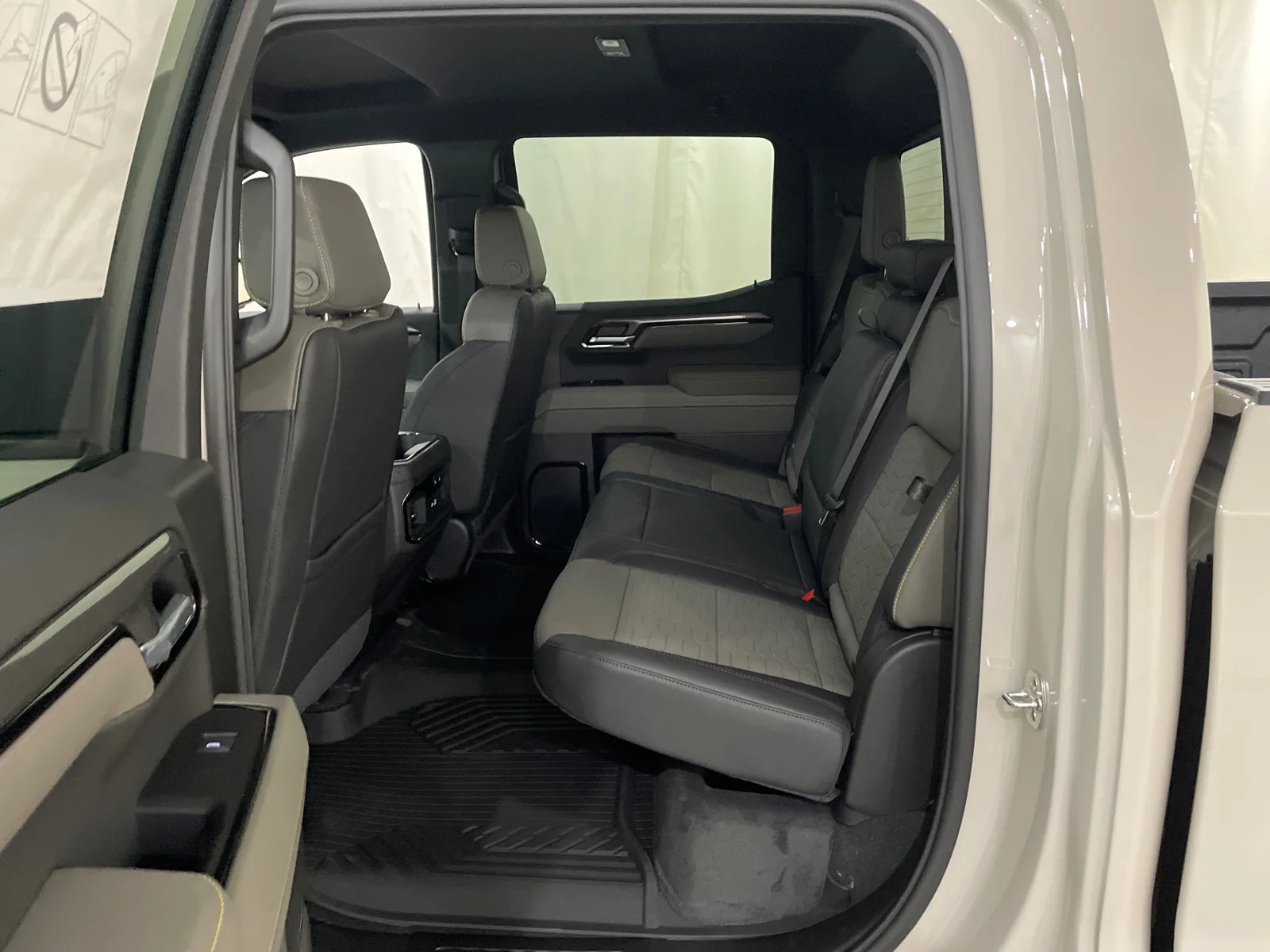 Used 2026 Tan Chevrolet ZR2 image 31