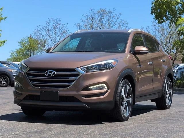Used 2016 Beige Hyundai Limited image 3
