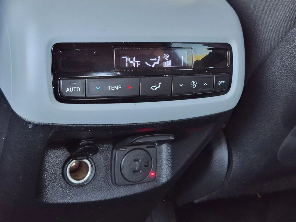 Used 2021 Black Hyundai SEL image 22