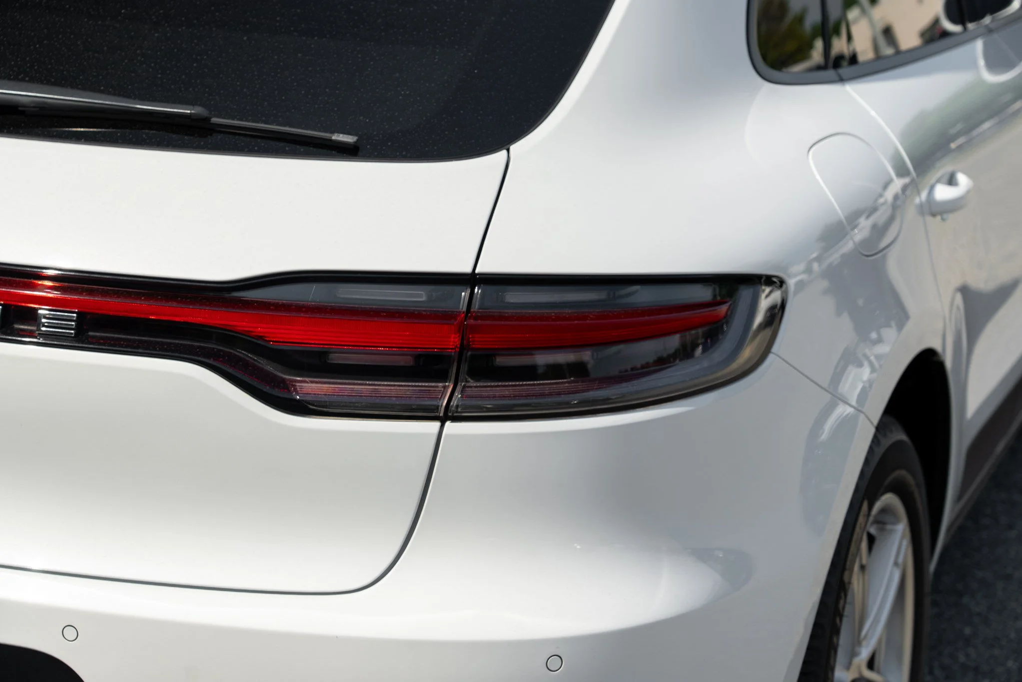 Used 2021 Carrara White Metallic Porsche  image 9