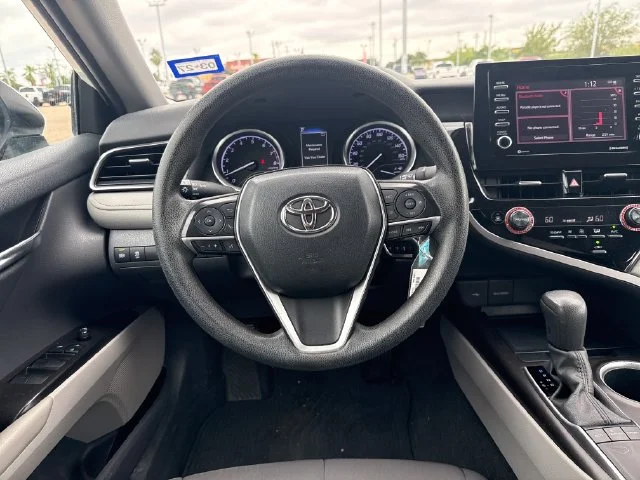 Used 2022 White Toyota LE image 13