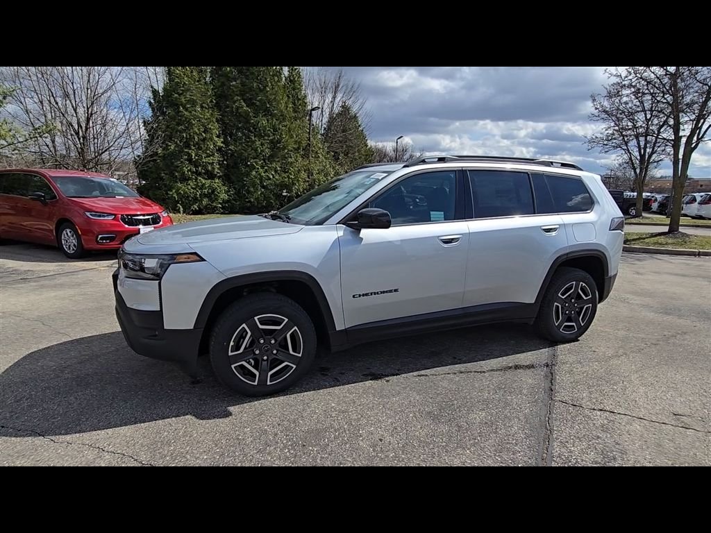 New 2026 Silver Zynith Clear-Coat Exterior Paint Jeep Laredo image 4