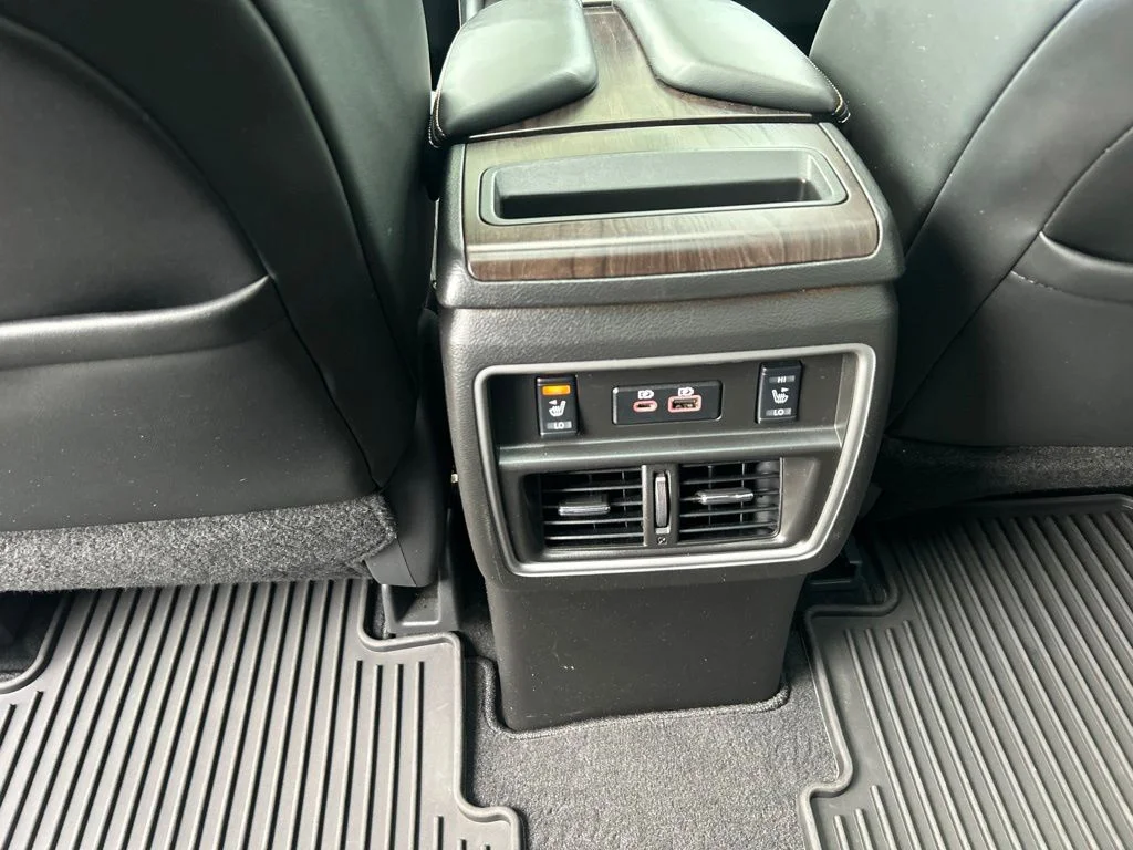 Used 2021 Gray Nissan Platinum image 30