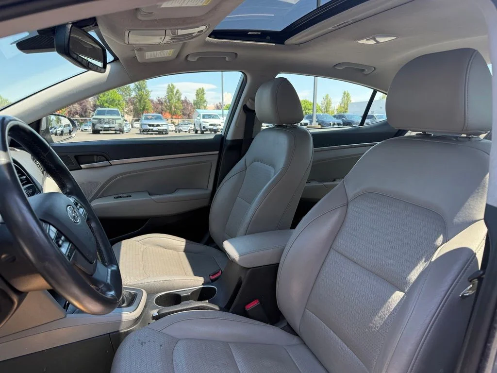 Used 2017 Shale Gray Metallic Hyundai Limited image 9