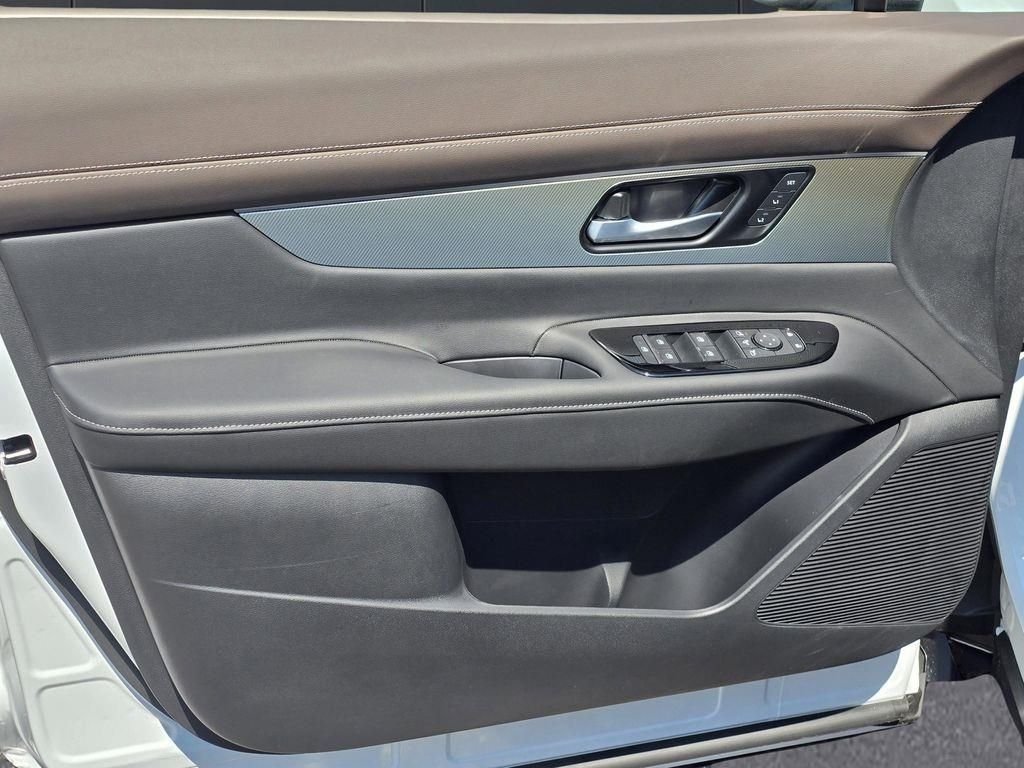 New 2026 White Nissan Platinum image 11