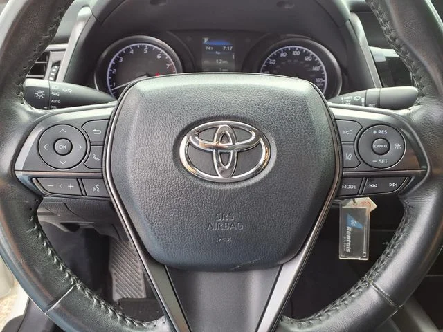 Used 2022 White Toyota SE image 10
