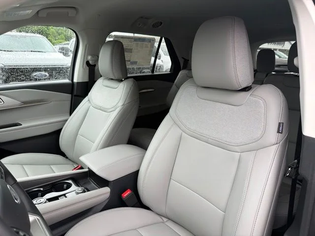 New 2026 Carbonized Gray Metallic Ford Active image 19