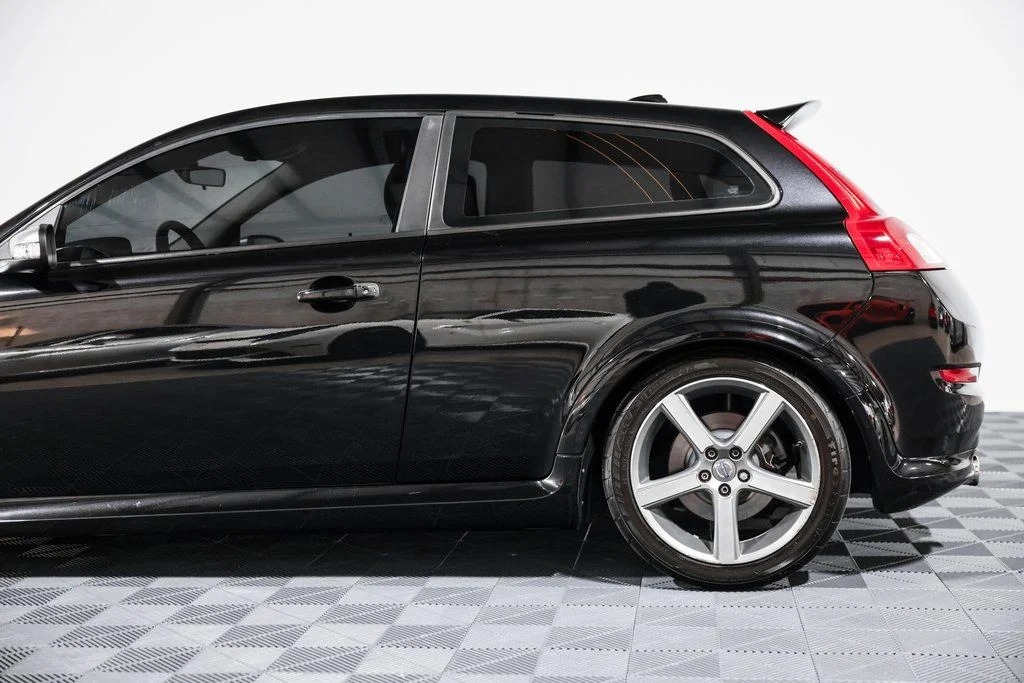 Used 2011 Black Volvo T5 R-Design image 16