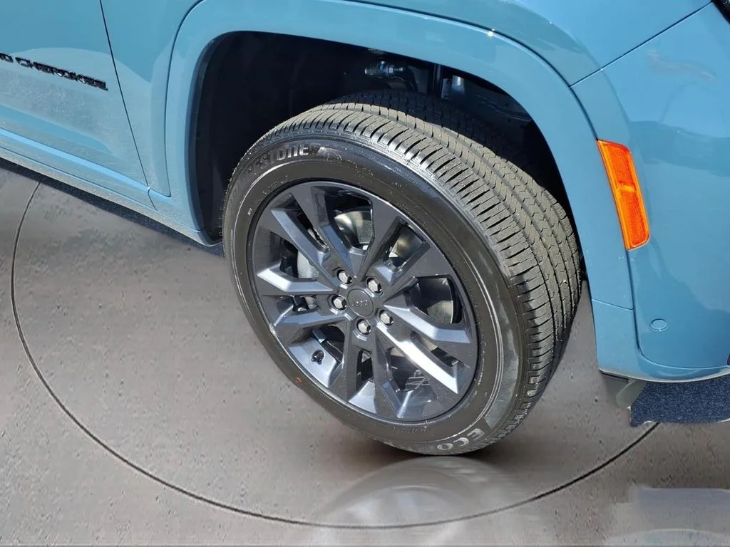 New 2026 Steel Blue Exterior Paint Jeep Limited image 4