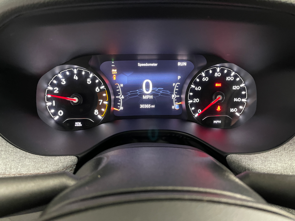 Used 2022 Silver Jeep Latitude Lux image 25