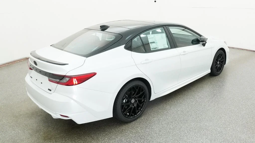 New 2026 Wind Chill Pearl with Midnight Black Metallic roof Toyota XSE image 26