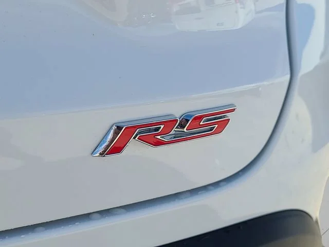 New 2026 Summit White Chevrolet 1RS image 9