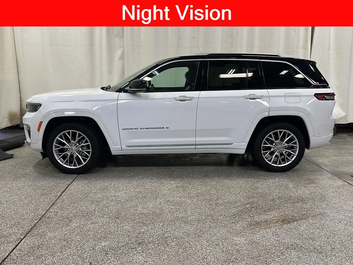 Used 2023 Jeep Grand Cherokee Summit with VIN 1C4RJHEG2P8712594 for sale in Waconia, Minnesota