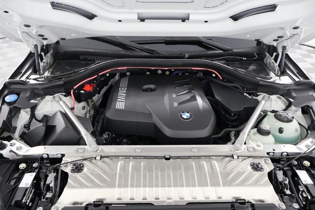 New 2026 Mineral White Metallic BMW 30 xDrive image 9
