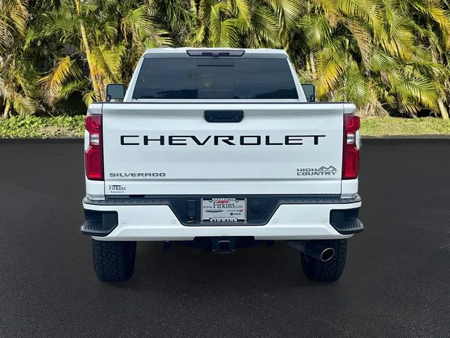 Used 2024 White Chevrolet High Country image 6