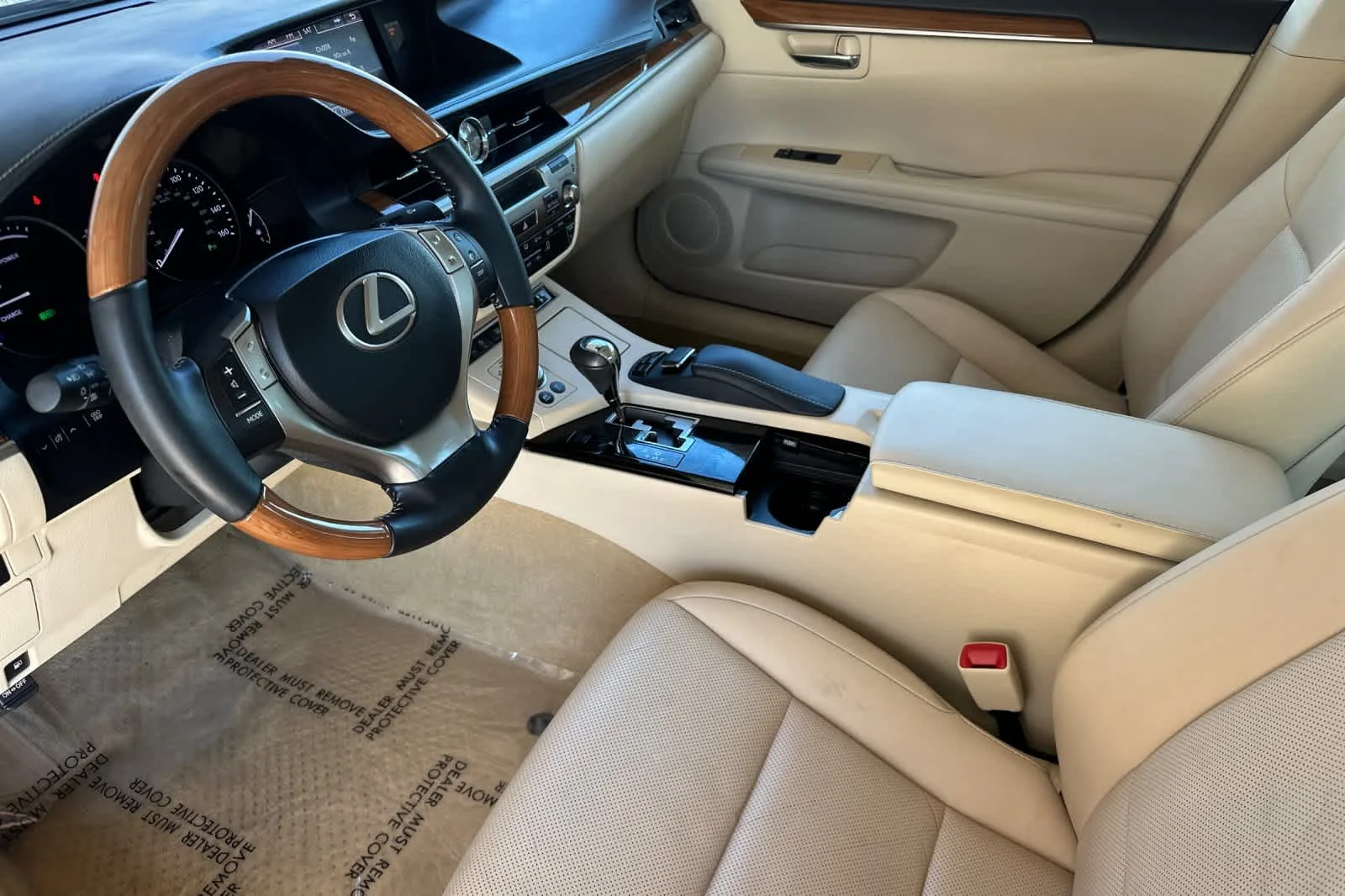 Used 2014 Matador Red Mica Lexus Hybrid image 11