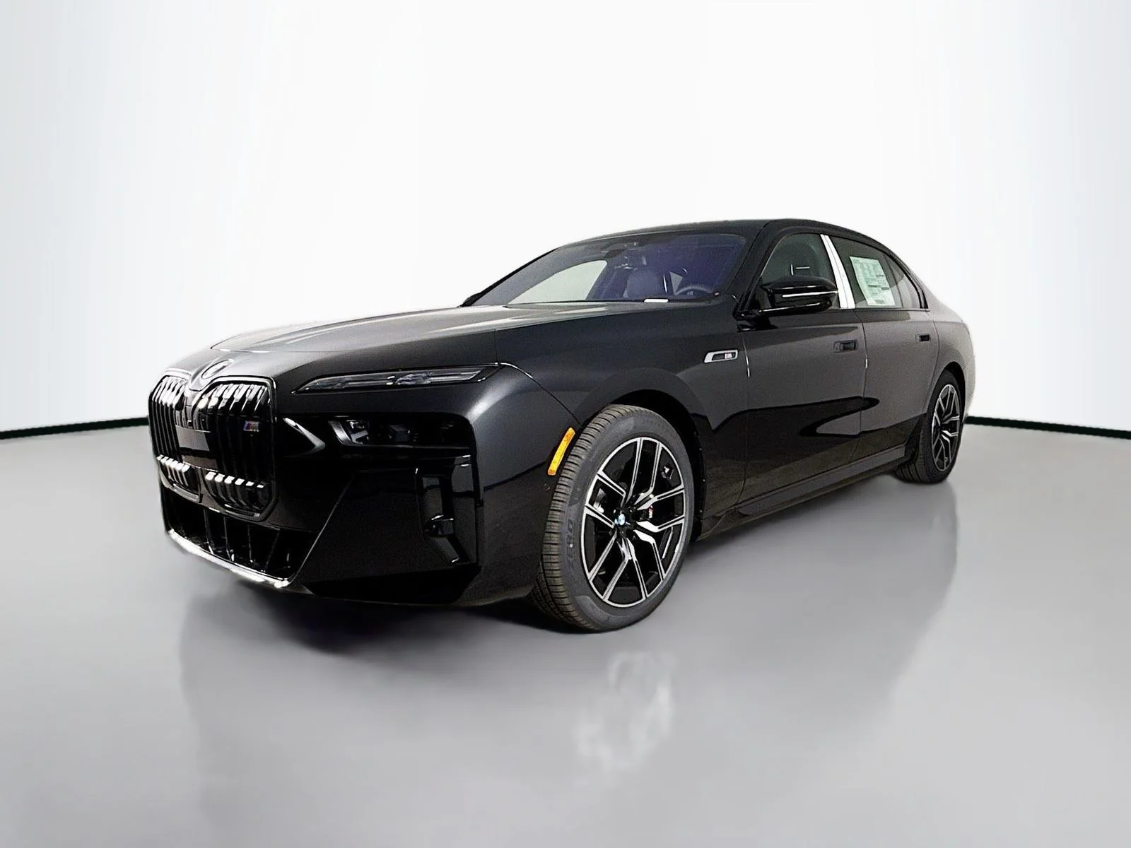 Used 2026 Black Sapphire Metallic BMW M70 image 3