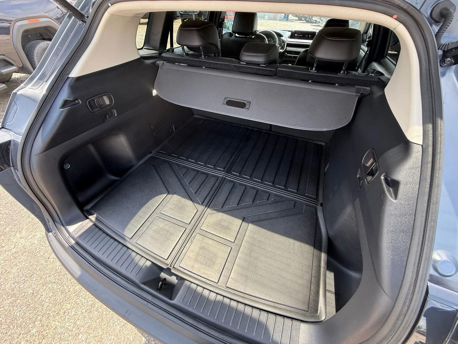 Used 2024 Gray Mazda 2.5 S Preferred Package image 9