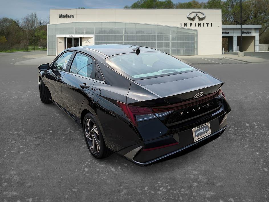Used 2025 Abyss Black Hyundai SEL Convenience image 5