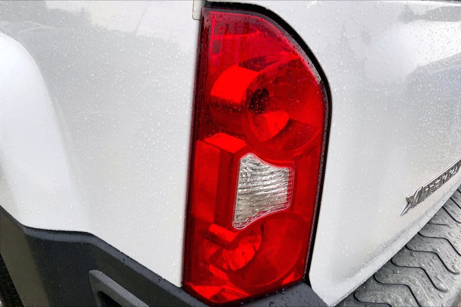 Used 2012 Avalanche Nissan S image 25
