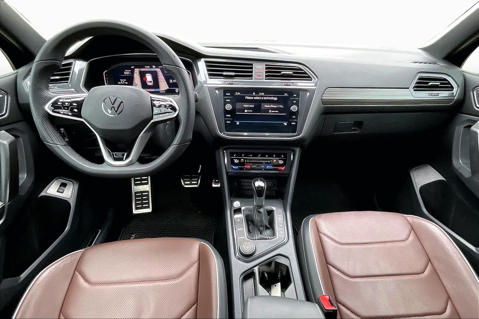 Used 2022 Deep Black Pearl Volkswagen SEL R-Line image 16