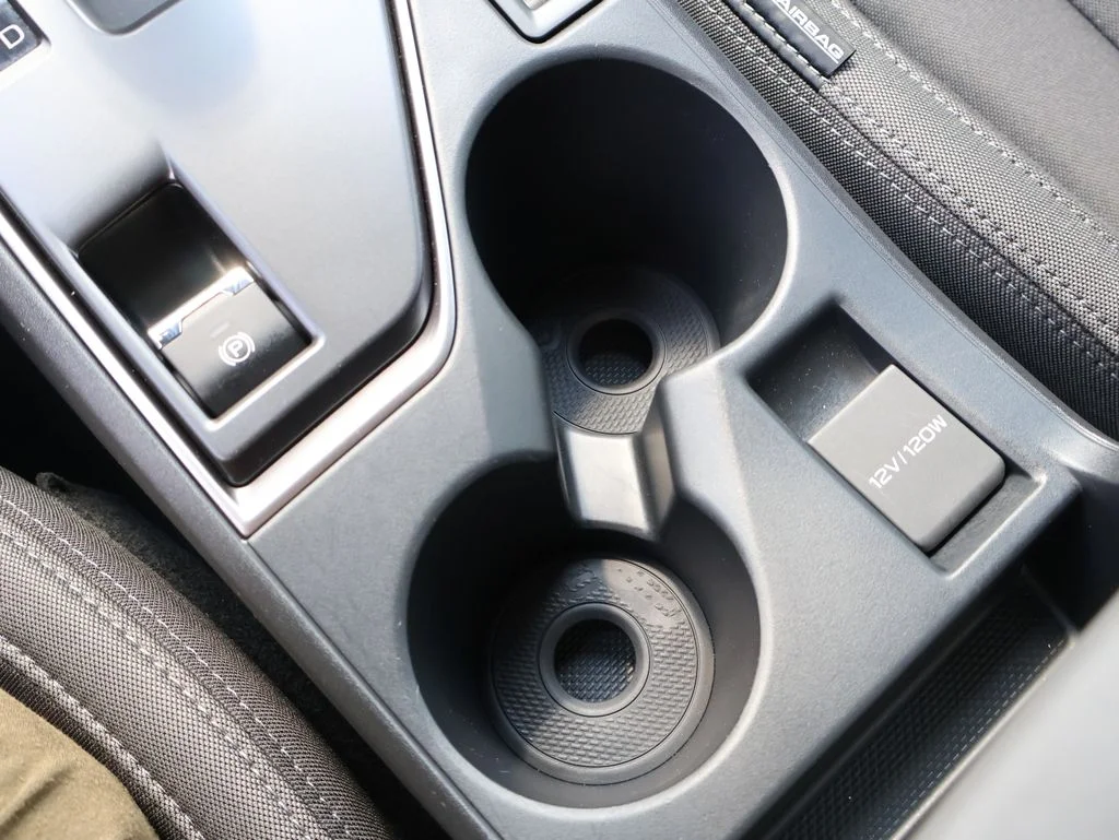 Used 2024 Silver Subaru Base image 37